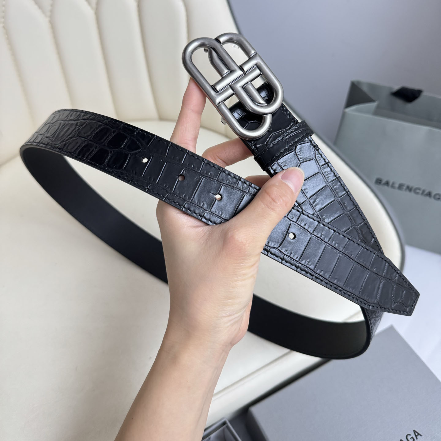 Balenciaga Men's New BB Palladium Buckle Belt In Black Embossed Crocodile Calfskin With Silver/Gold/Matte Black Hardware 35mm - 图片 3