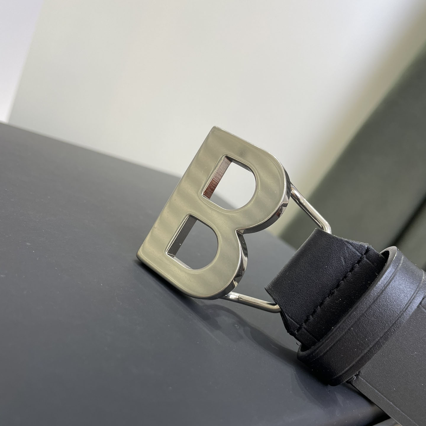 Balenciaga Women's Single B Buckle Belt In Pink/Pale Pink/Black Smooth Calfskin With Gold/Silver Hardware 30mm - 图片 10