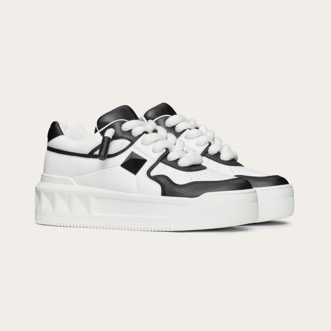 VALENTINO ONE STUD XL Women's sheepskin sneakers - 图片 2