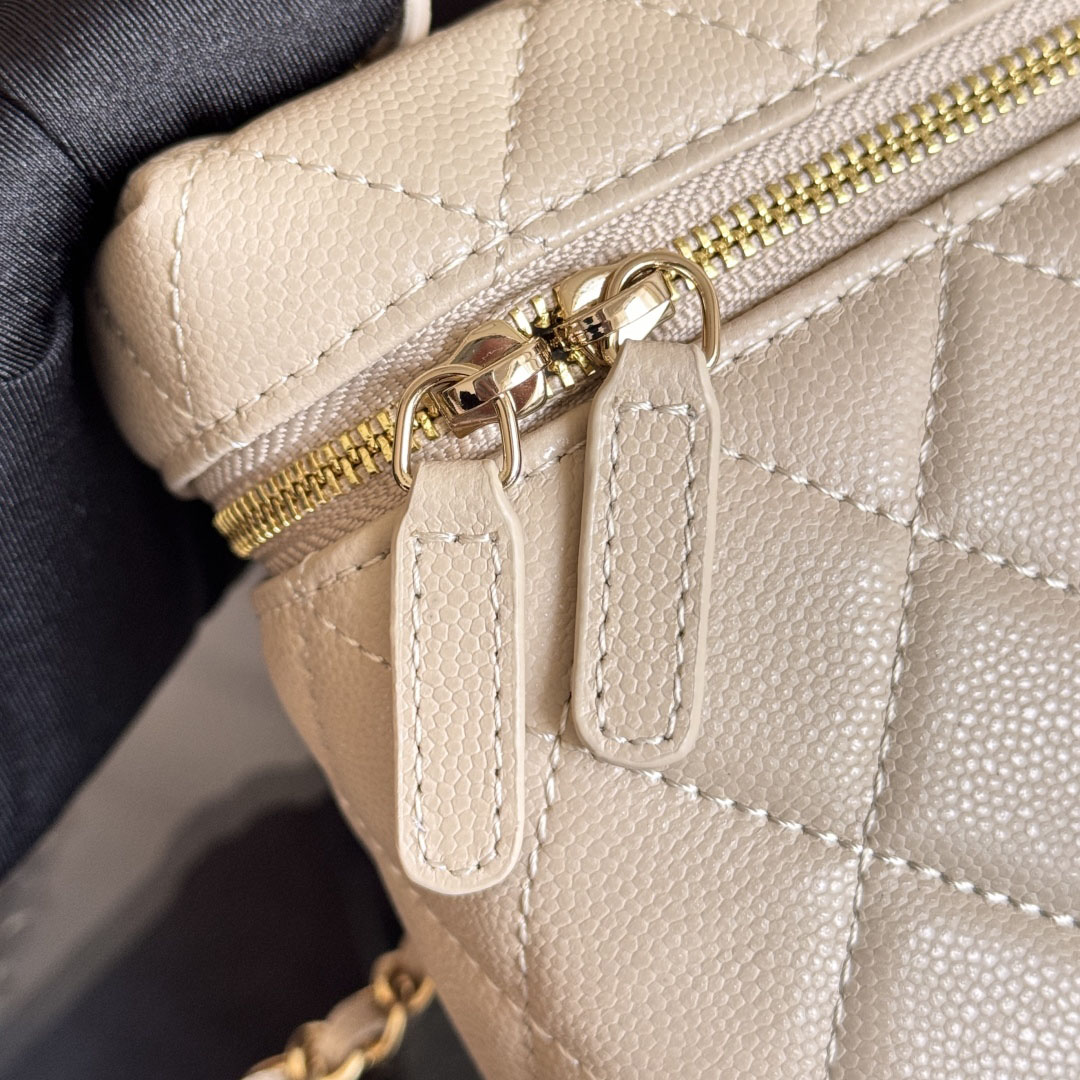 Chanel Apricot color / Yellow / Pink / white / Grey / Black Quilted Caviar Leather handle makeup bag handbag - 图片 8