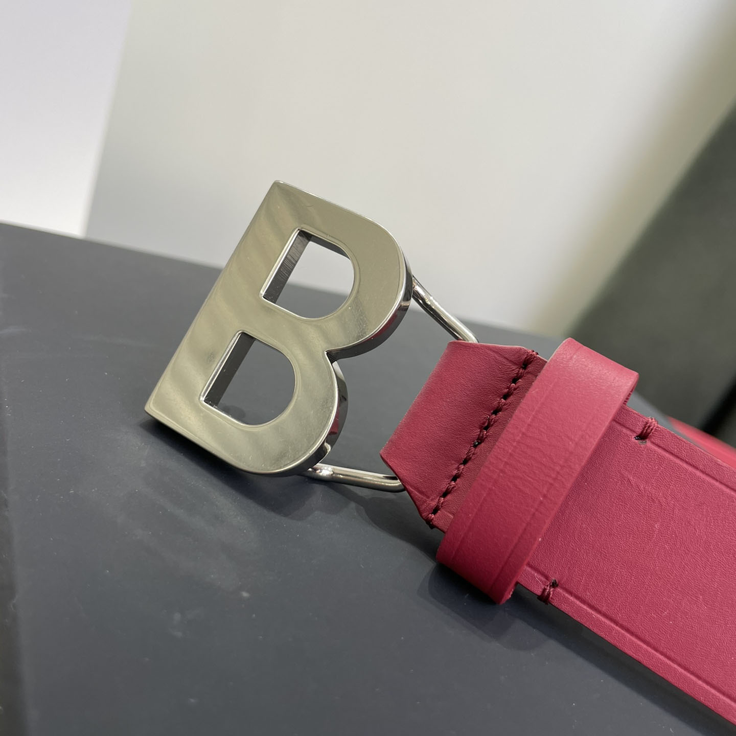 Balenciaga Women's Single B Buckle Belt In Pink/Pale Pink/Black Smooth Calfskin With Gold/Silver Hardware 30mm - 图片 2