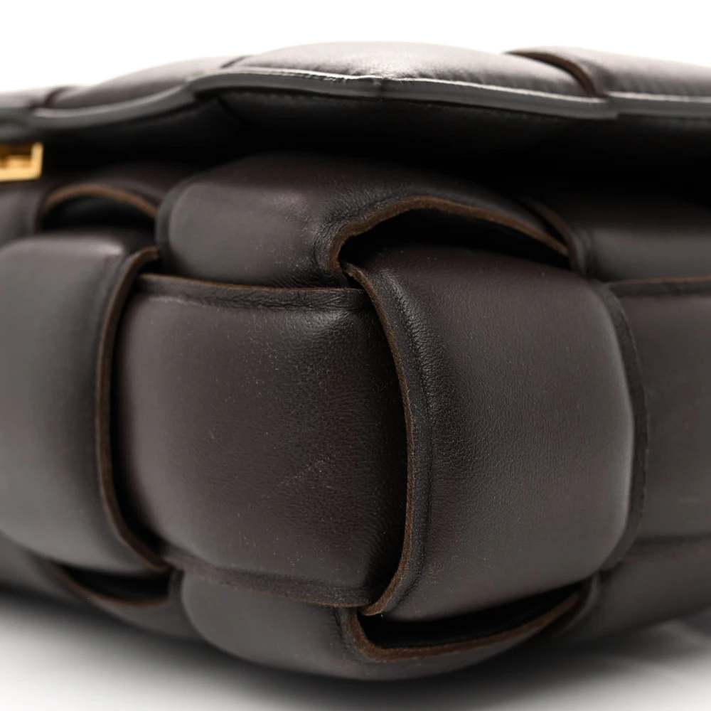 Bottega Veneta Maxi Intrecciato Padded Cassette Crossbody Bag Fondente Nappa Leather - 图片 5