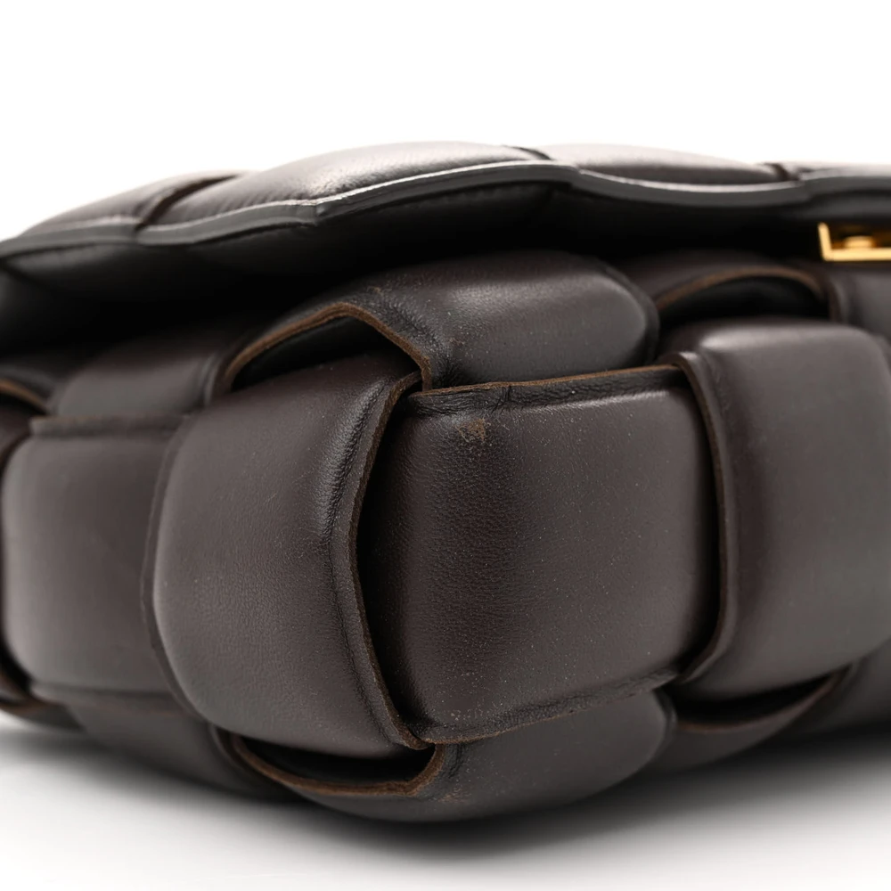 Bottega Veneta Maxi Intrecciato Padded Cassette Crossbody Bag Fondente Nappa Leather - 图片 4