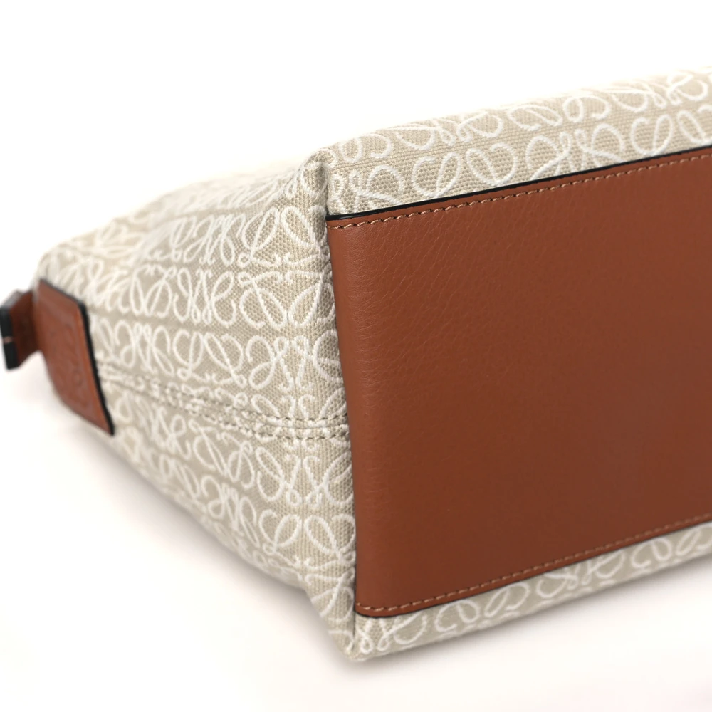 Loewe Cubi Bag Small Ecru Tan Jacquard Anagram Calfskin Leather - 图片 4