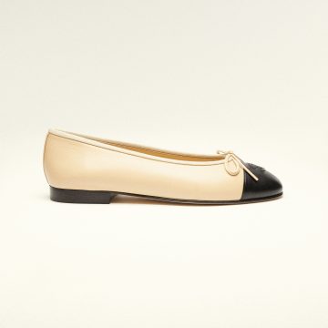Chanel Flat shoes in beige and black Ballet  Shoes