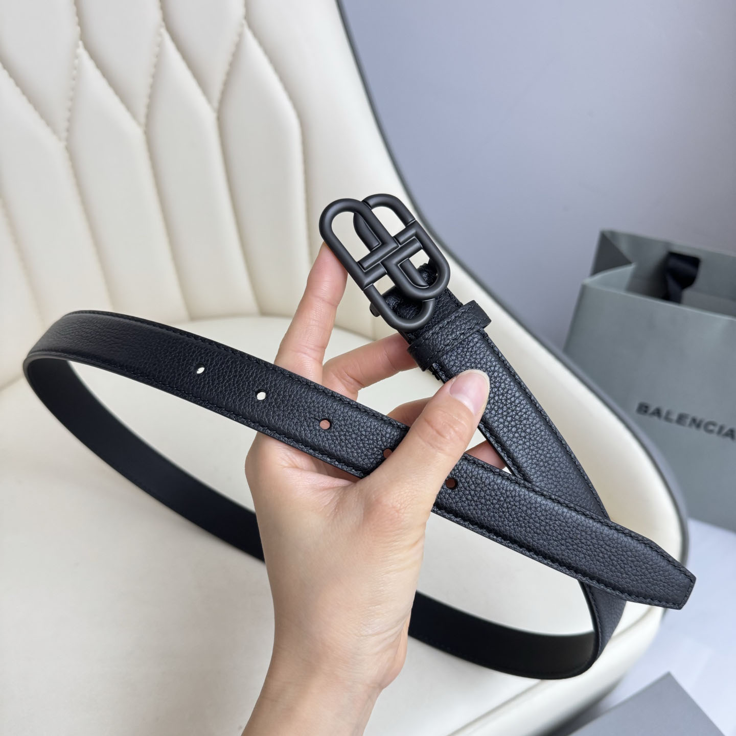 Balenciaga Women's BB Thin Belt In Black Grained Calfskin With Aged-Gold/Silver/Matte Black Hardware 25mm - 图片 10