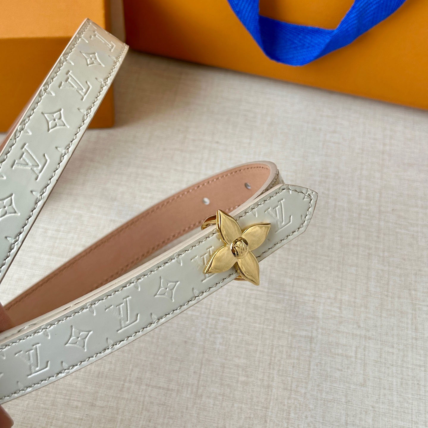 Louis Vuitton Women's Flowergram Reversible Belt In Black/White/Blue Monogram Reverse Canvas With Gold/Silver Hardware 20mm - 图片 7