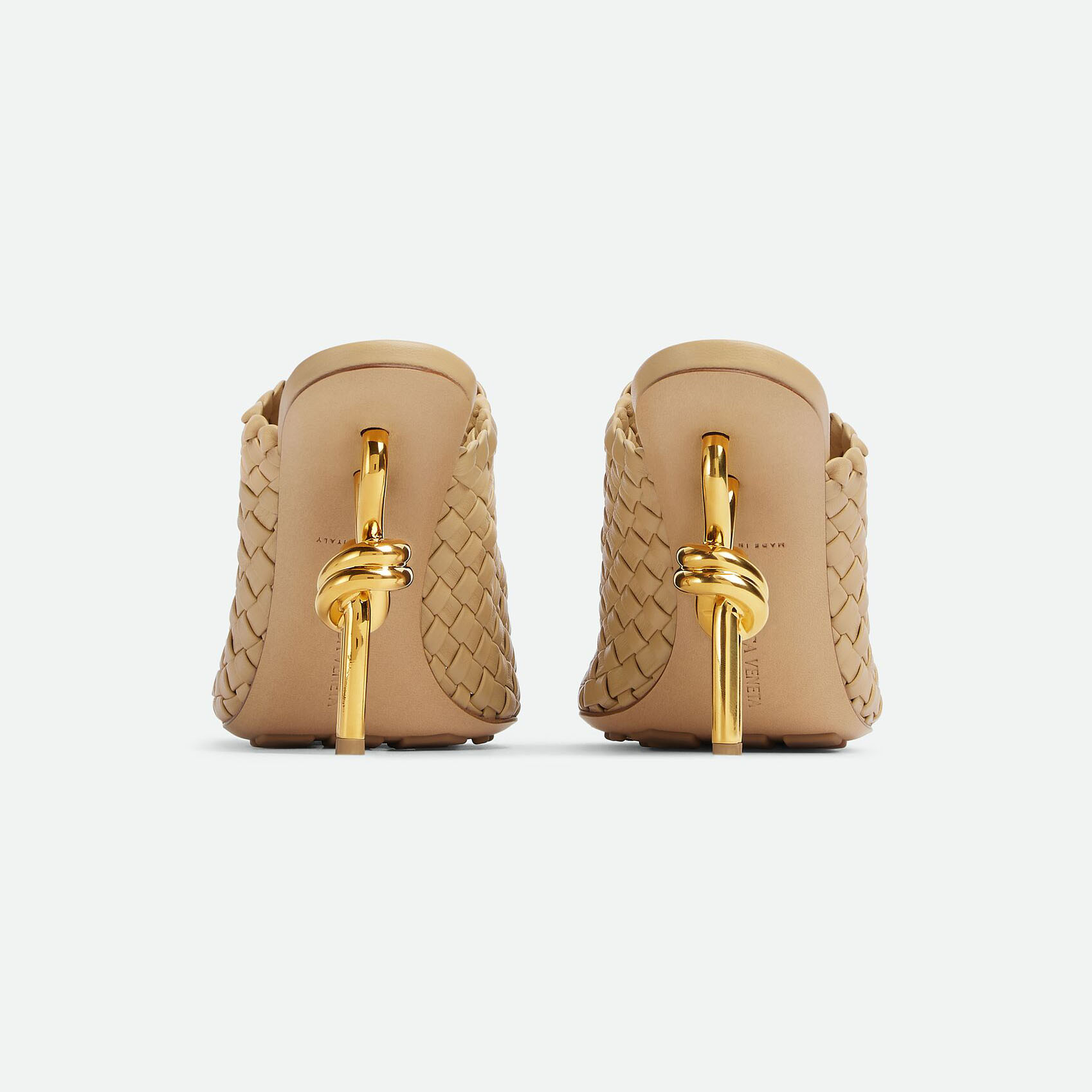 Bottega Veneta Knot Mule In Beige Intrecciato Leather Mule With Gold Finished Metal Knot Heel (Heel Height 9cm) - 图片 3