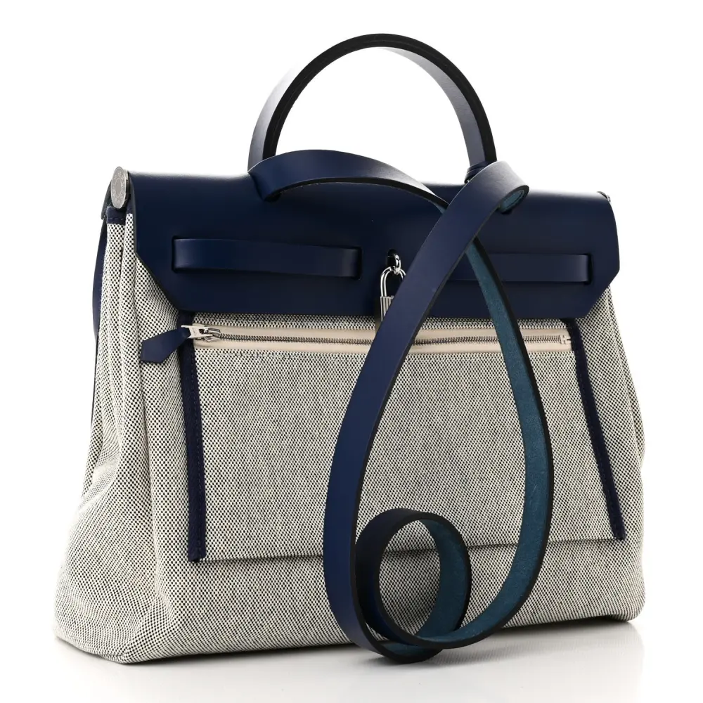 Hermès Brides de Gala Herbag Zip Retourne 31 PM Bleu de France / Ecru / Black Vache Hunter Leather & Toile H Palladium Silver Hardware - 图片 4