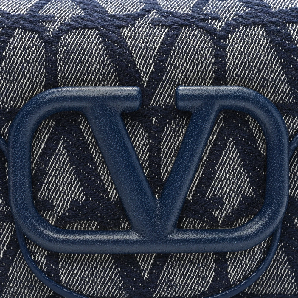 Valentino Garavani Small Locò Shoulder Bag Melange Denim/Worker Toile Iconographe Cotton VLogo Gold Hardware - 图片 5