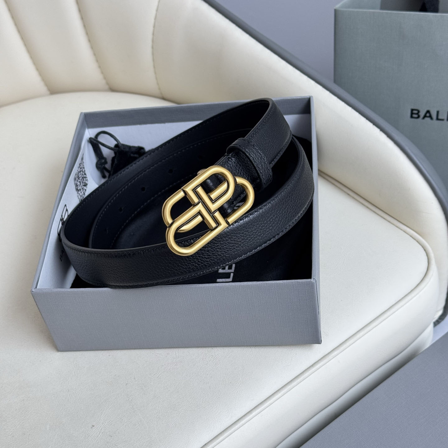 Balenciaga Women's BB Thin Belt In Black Grained Calfskin With Aged-Gold/Silver/Matte Black Hardware 25mm - 图片 5