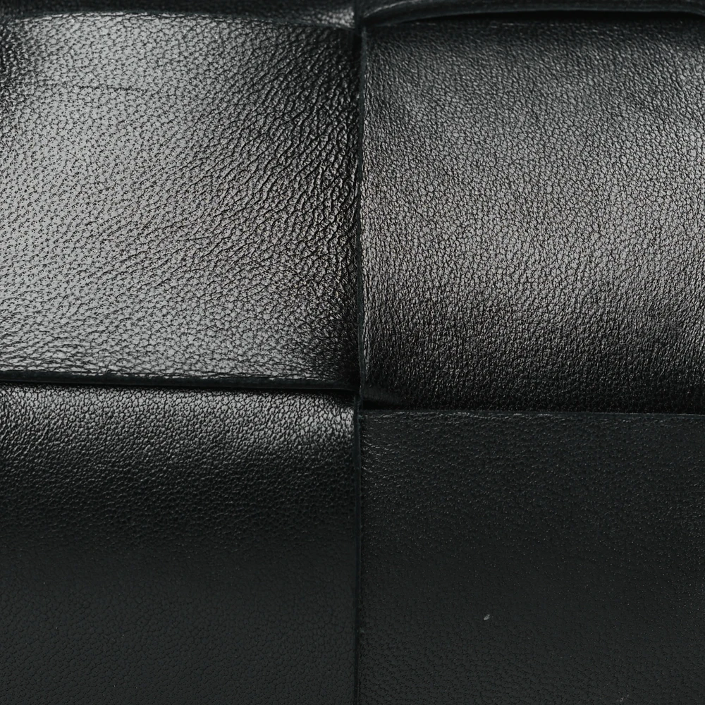 Bottega Veneta Mini Intreccio Cassette Phone Pouch Crossbody Bag Black Lambskin Leather - 图片 8