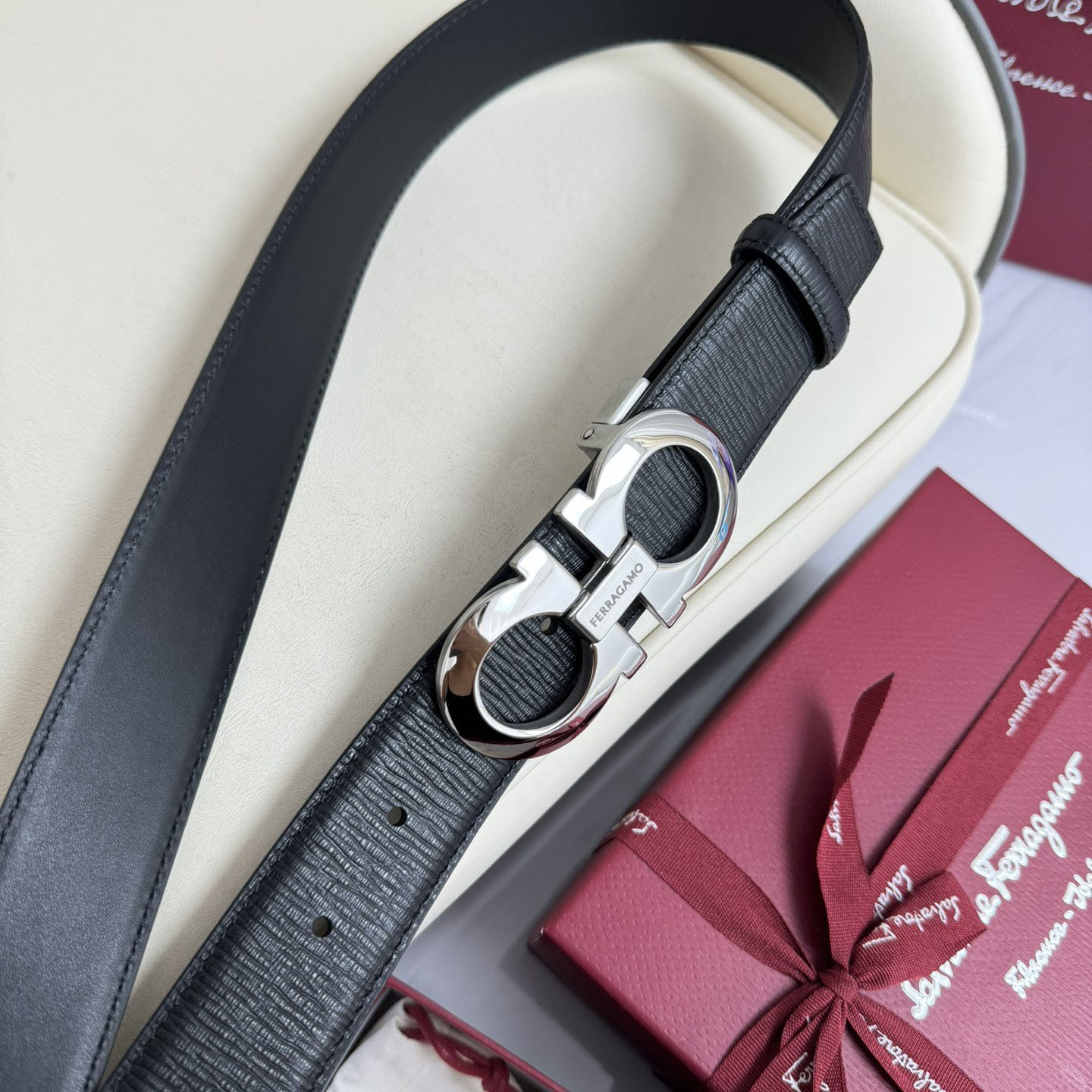 Ferragamo Men's Double Gancini Buckle Reversible Belt In Black Calfskin With Gold/Silver/Black Hardware 35mm - 图片 4