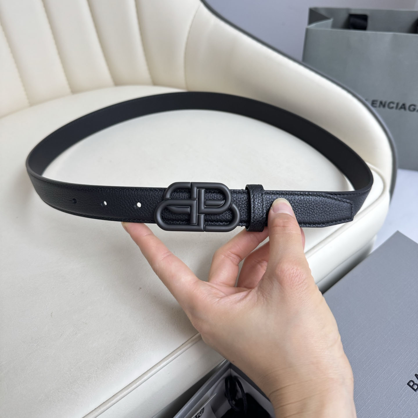 Balenciaga Women's BB Thin Belt In Black Grained Calfskin With Aged-Gold/Silver/Matte Black Hardware 25mm - 图片 8