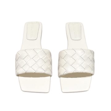 Bottega Veneta Parco Mule In White Intrecciato Leather Flat Mule Sandal