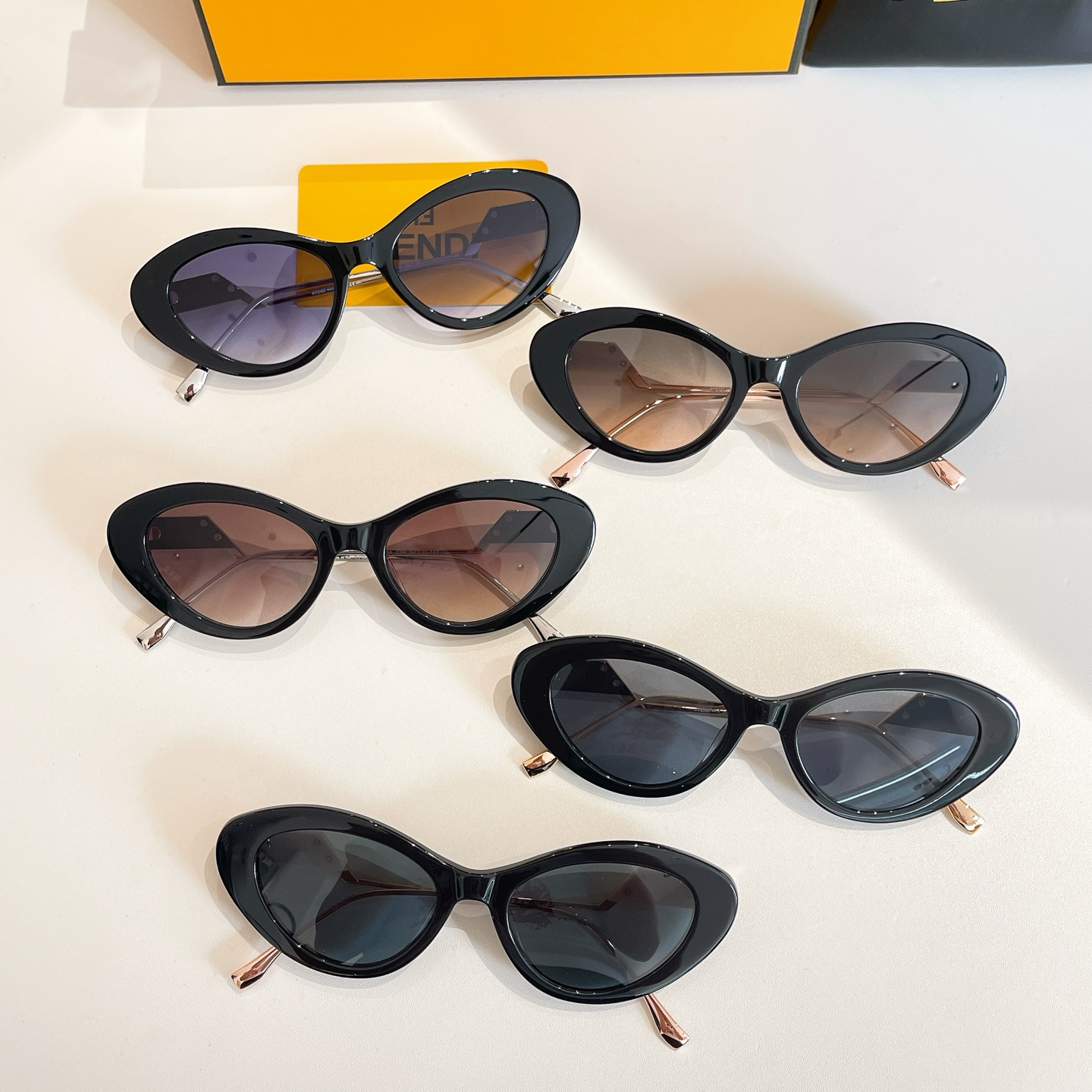 Fendi Cat Eye glasses black gold/black silver/brown rose gold/brown silver/black rose gold color Size 55口19-140 - 图片 8