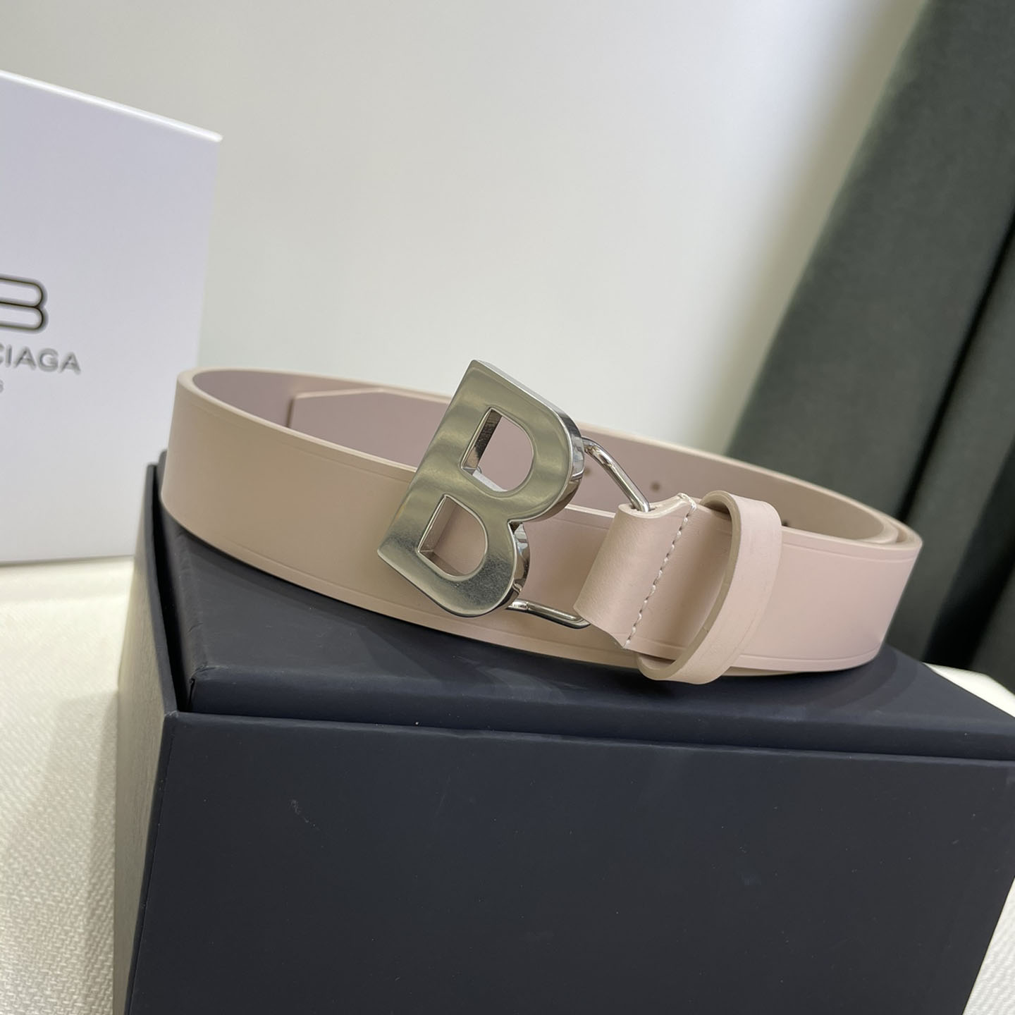 Balenciaga Women's Single B Buckle Belt In Pink/Pale Pink/Black Smooth Calfskin With Gold/Silver Hardware 30mm - 图片 5