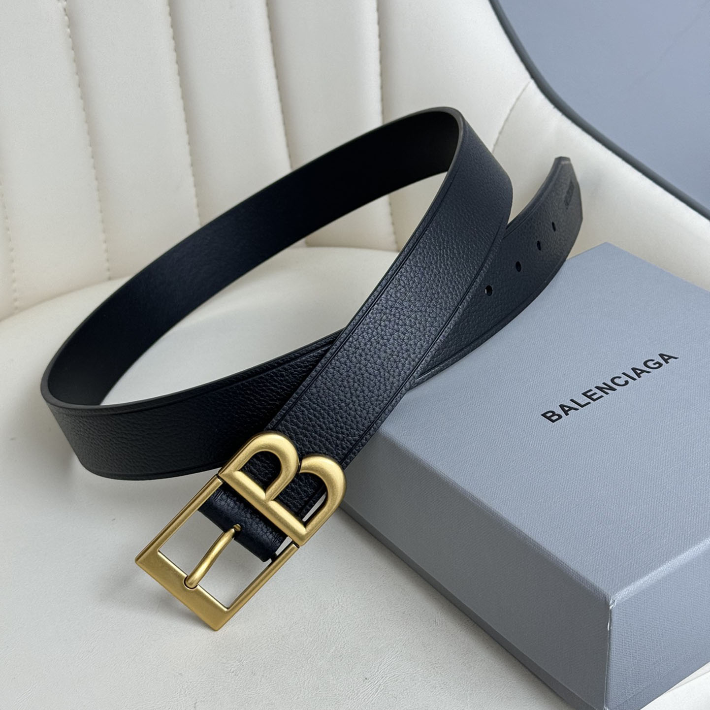 Balenciaga Men's Classic B Large Belt In Black Grained Calfskin With Gold/Silver Hardware 35mm - 图片 8