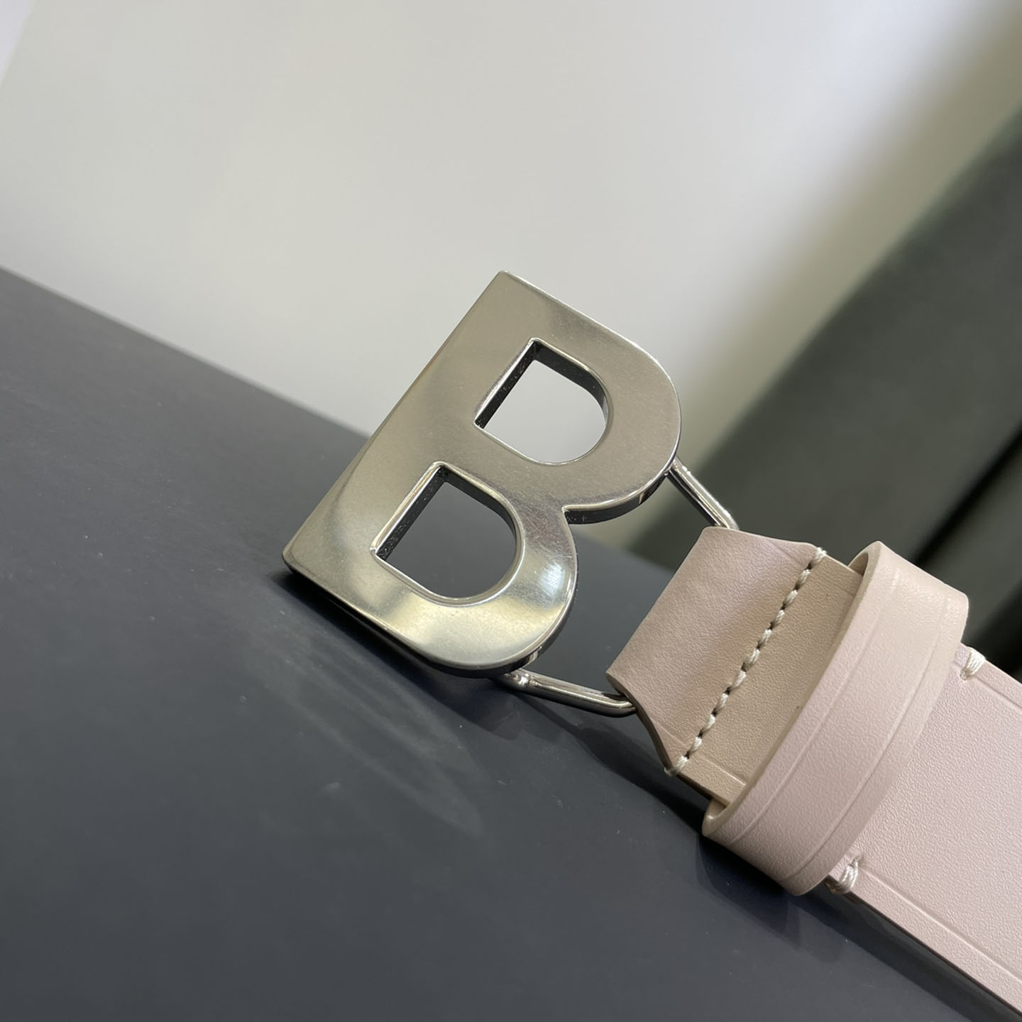 Balenciaga Women's Single B Buckle Belt In Pink/Pale Pink/Black Smooth Calfskin With Gold/Silver Hardware 30mm - 图片 6