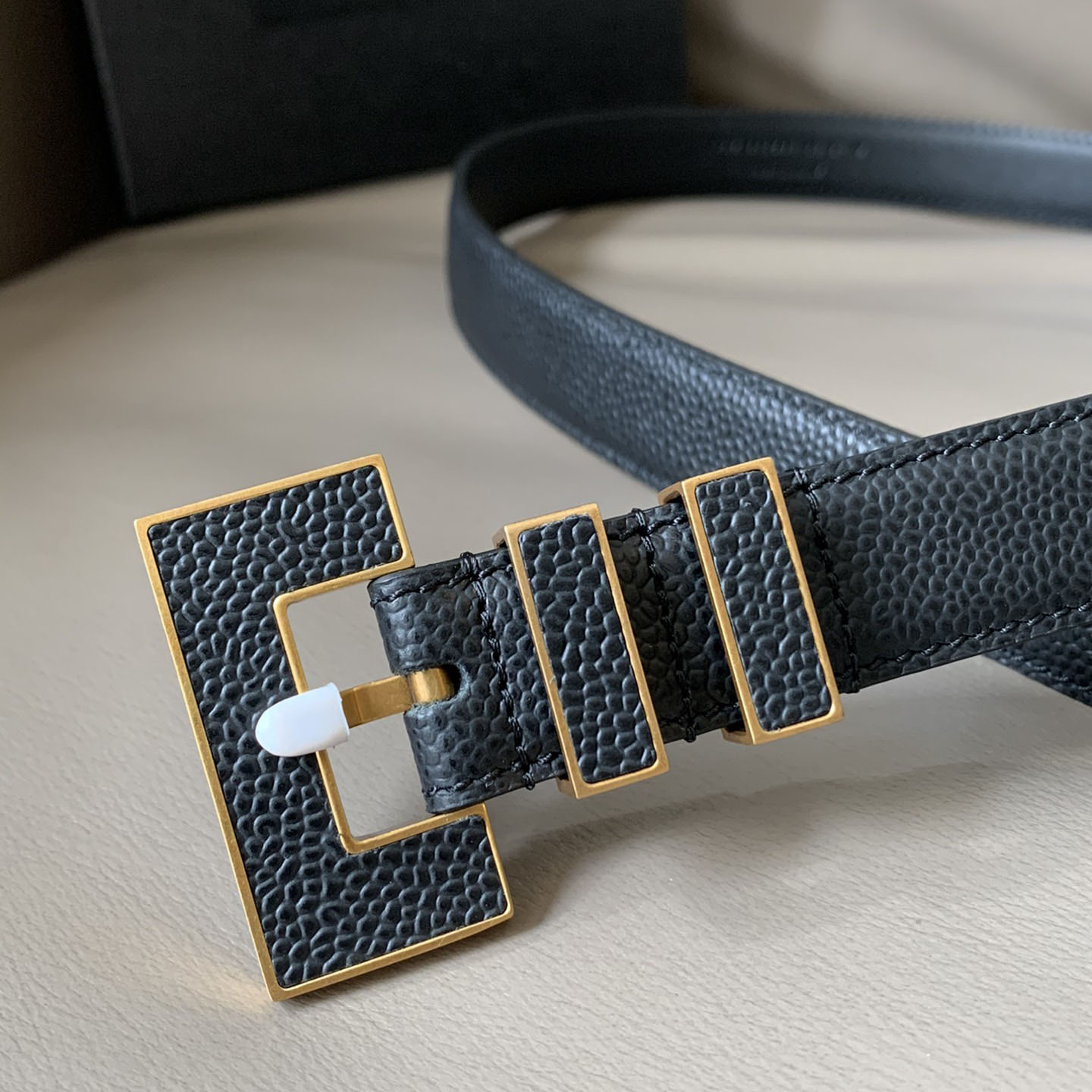 Saint Laurent Carre Rive Gauche Double-Loop Belt In Black Calfskin With Gold/Silver Hardware 25mm - 图片 10