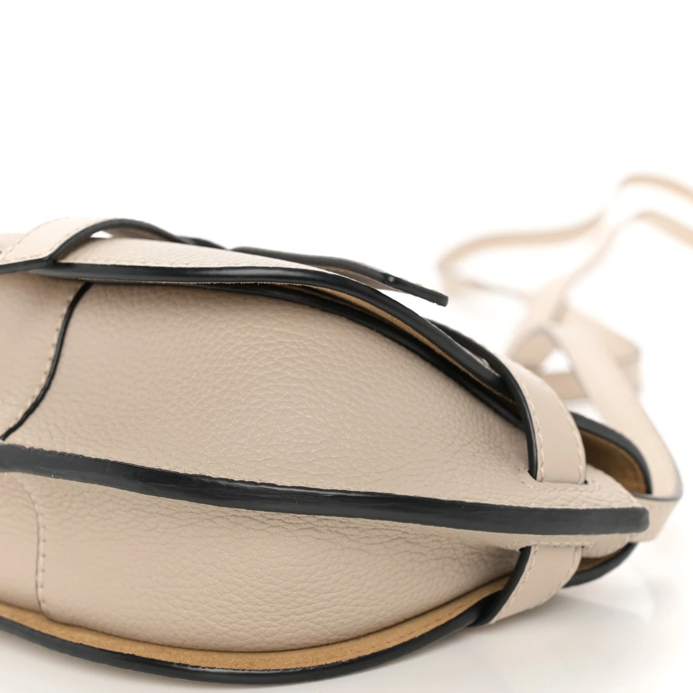 Loewe Gate Crossbody Bag Mini Light Oat Grained Calfskin Leather - 图片 5