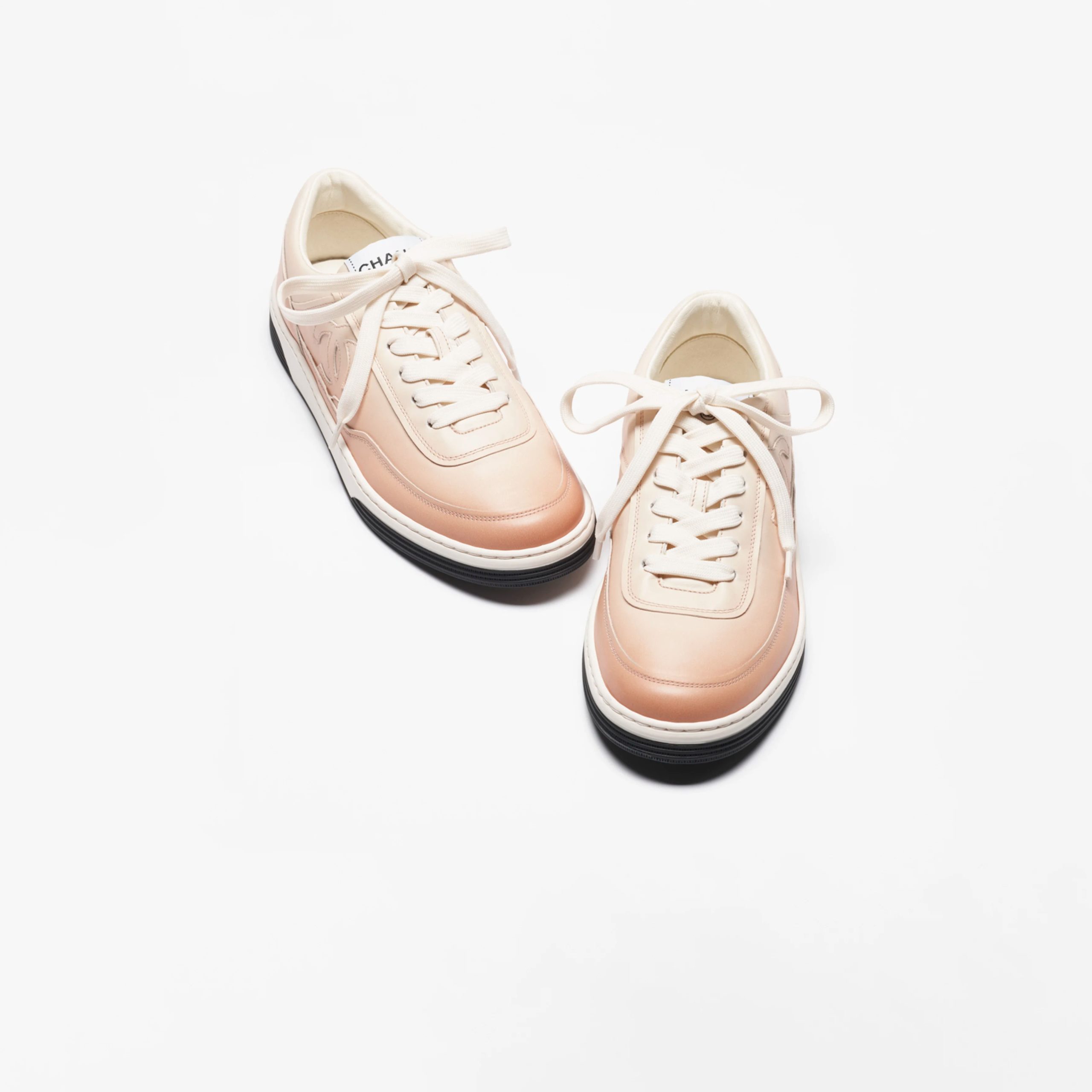Calfskin with light orange print Chanel Sneakers - 图片 2