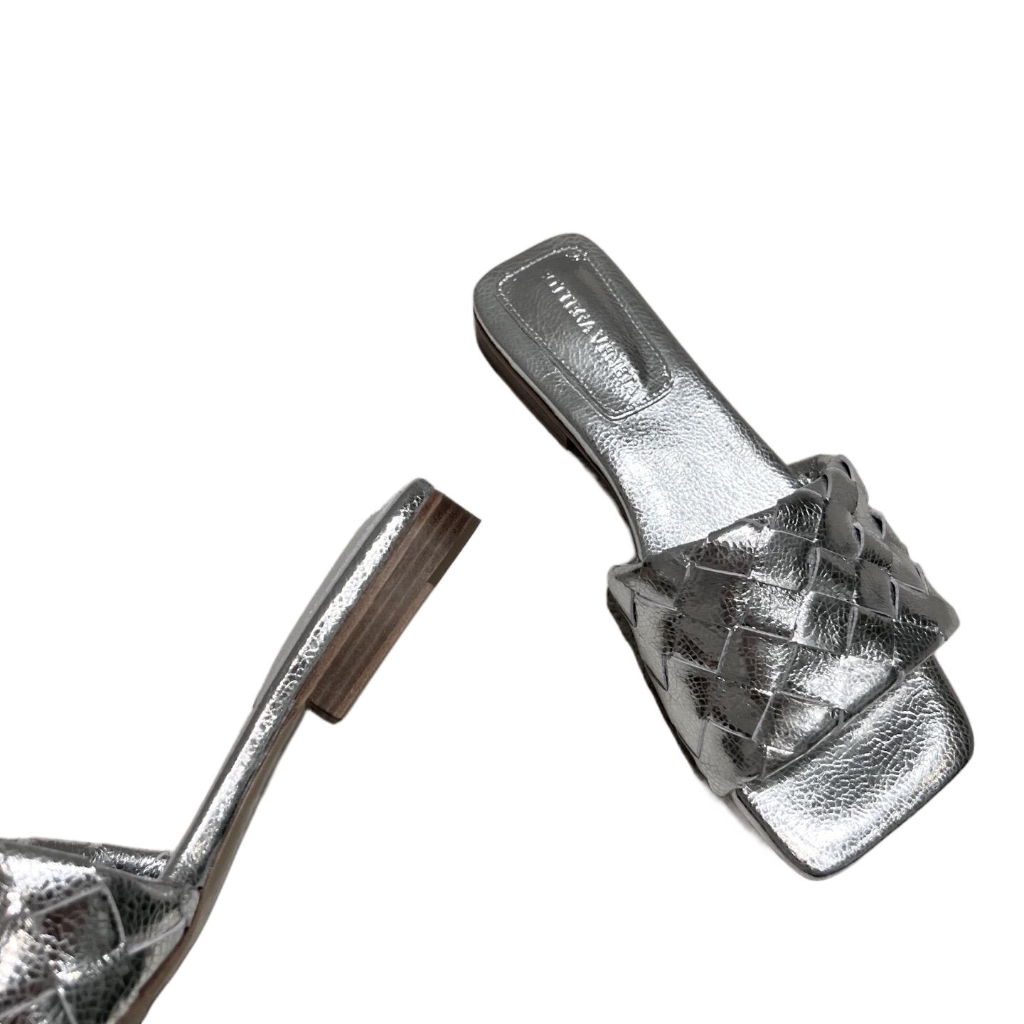 Bottega Veneta Parco Mule In Silver/Gold Intrecciato Leather Flat Mule Sandal - 图片 6