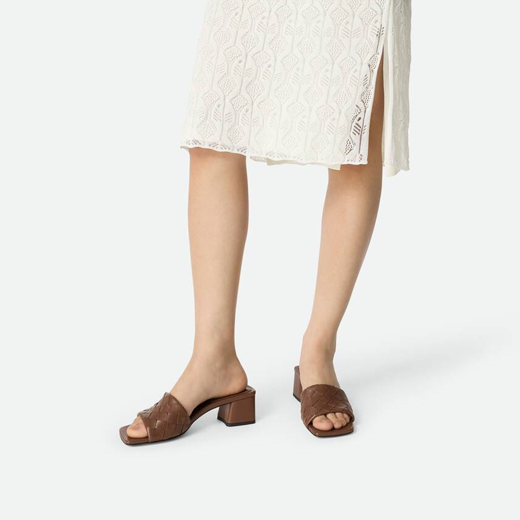 Bottega Veneta Parco Mule In Brown Intrecciato Leather Kitten-Heel Mule Sandal (Heel Height 4.5cm) - 图片 5