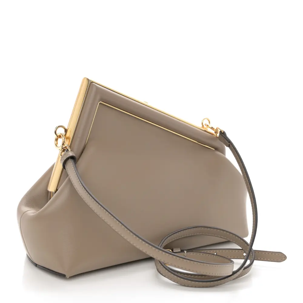 Fendi Small Fendi First Dove Grey Shiny Nappa Leather Gold Hardware - 图片 3