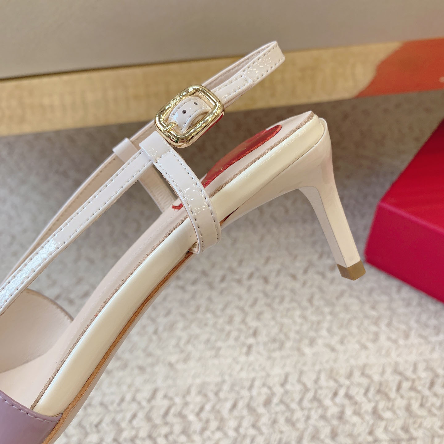 Roger Vivier Viv' Canard Slingback Pumps High Heels In Purple/White/Pink/Yellow/Blue Patent Leather With Metal Buckle (Heel Height 5.5cm) - 图片 7