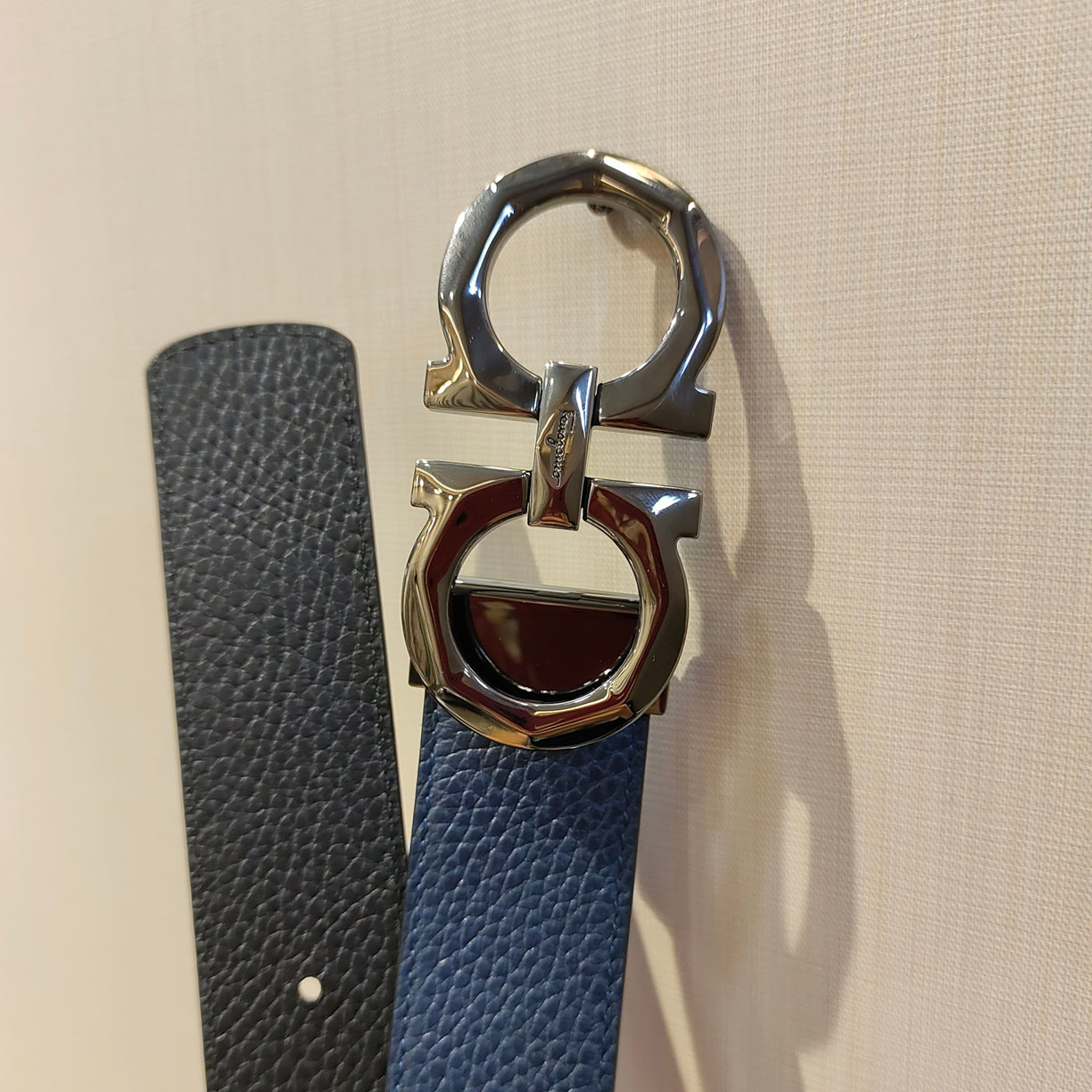 Ferragamo Men's Double Gancini Buckle Reversible Belt In Orange/Black/Brown/Blue Grained Calfskin With Gold/Silver Hardware 35mm - 图片 5