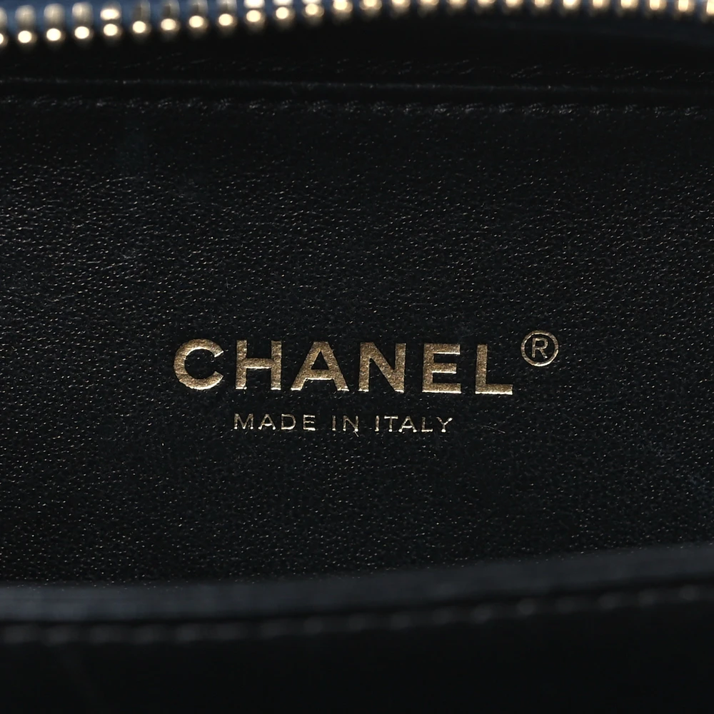 Chanel CC Filigree Vanity Case Small Navy/Black Quilted Caviar Leather Gold Hardware - 图片 2