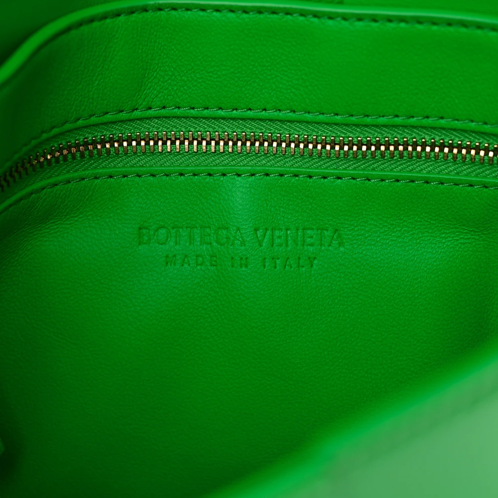 Bottega Veneta Maxi Intrecciato Cassette Crossbody Bag Parakeet Patent Leather - 图片 2