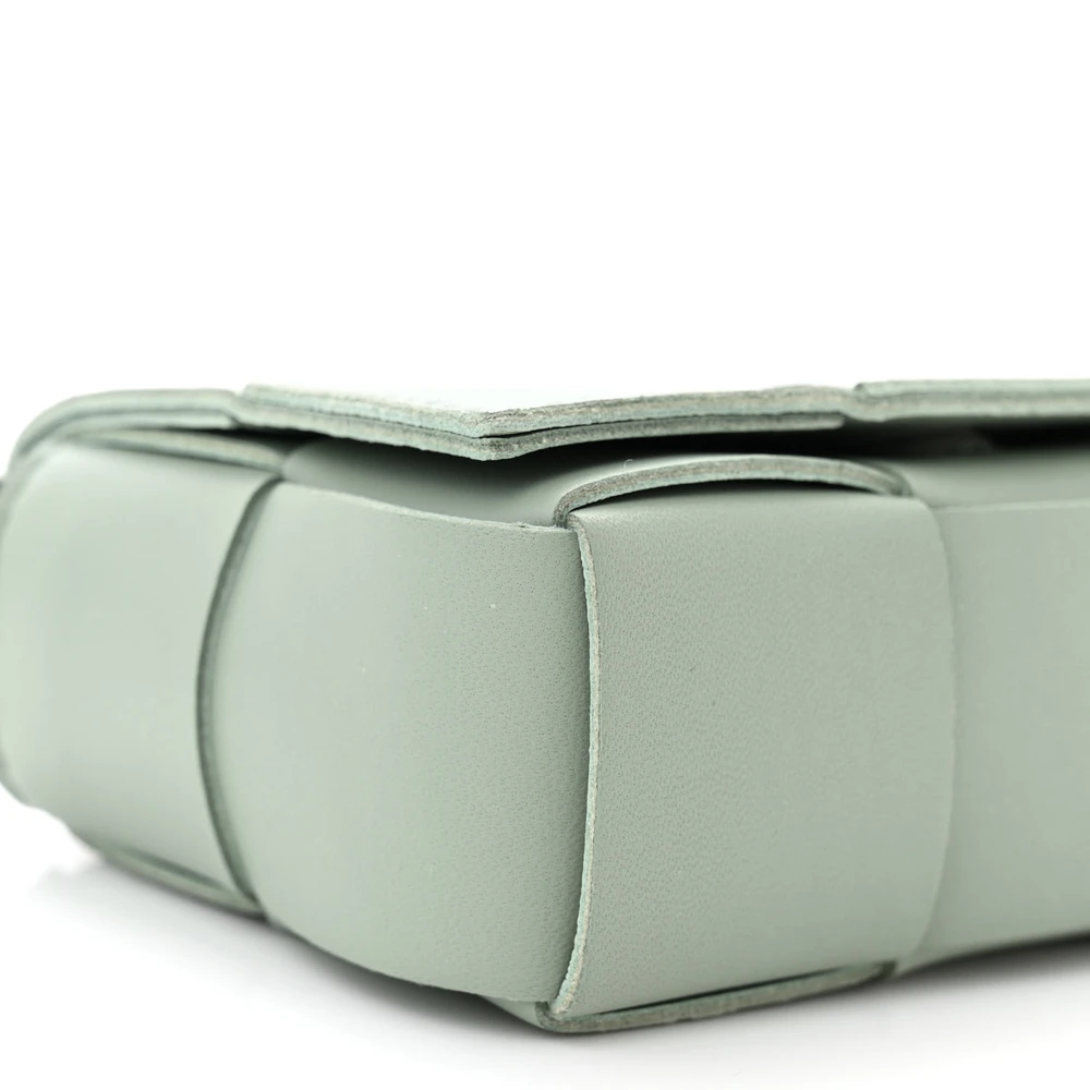 Bottega Veneta Extra Mini Maxi Intrecciato Cassette Crossbody Bag New Sauge Lambskin Leather - 图片 5