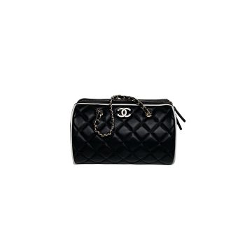 Chanel Black / White Quilted Lambskin Leather Crossbody Bags