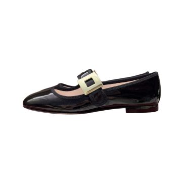 Roger Vivier Très Vivier Mary Janes In White/Black Patent Leather With Metal Buckle (Heel Height 0.5cm)