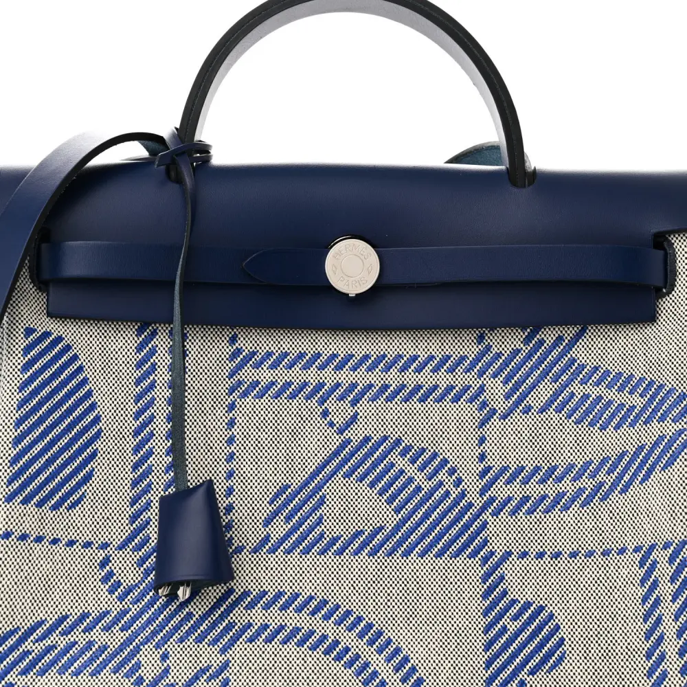 Hermès Brides de Gala Herbag Zip Retourne 31 PM Bleu de France / Ecru / Black Vache Hunter Leather & Toile H Palladium Silver Hardware - 图片 10