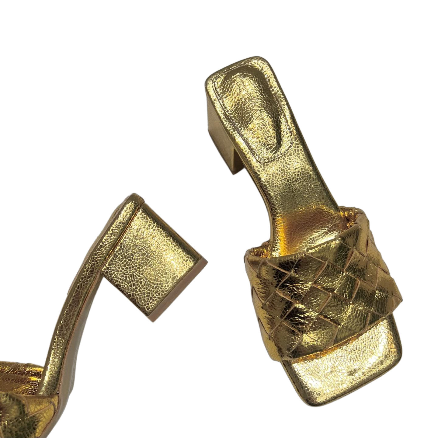Bottega Veneta Parco Mule In Gold Intrecciato Leather Kitten-Heel Mule Sandal (Heel Height 4.5cm) - 图片 2