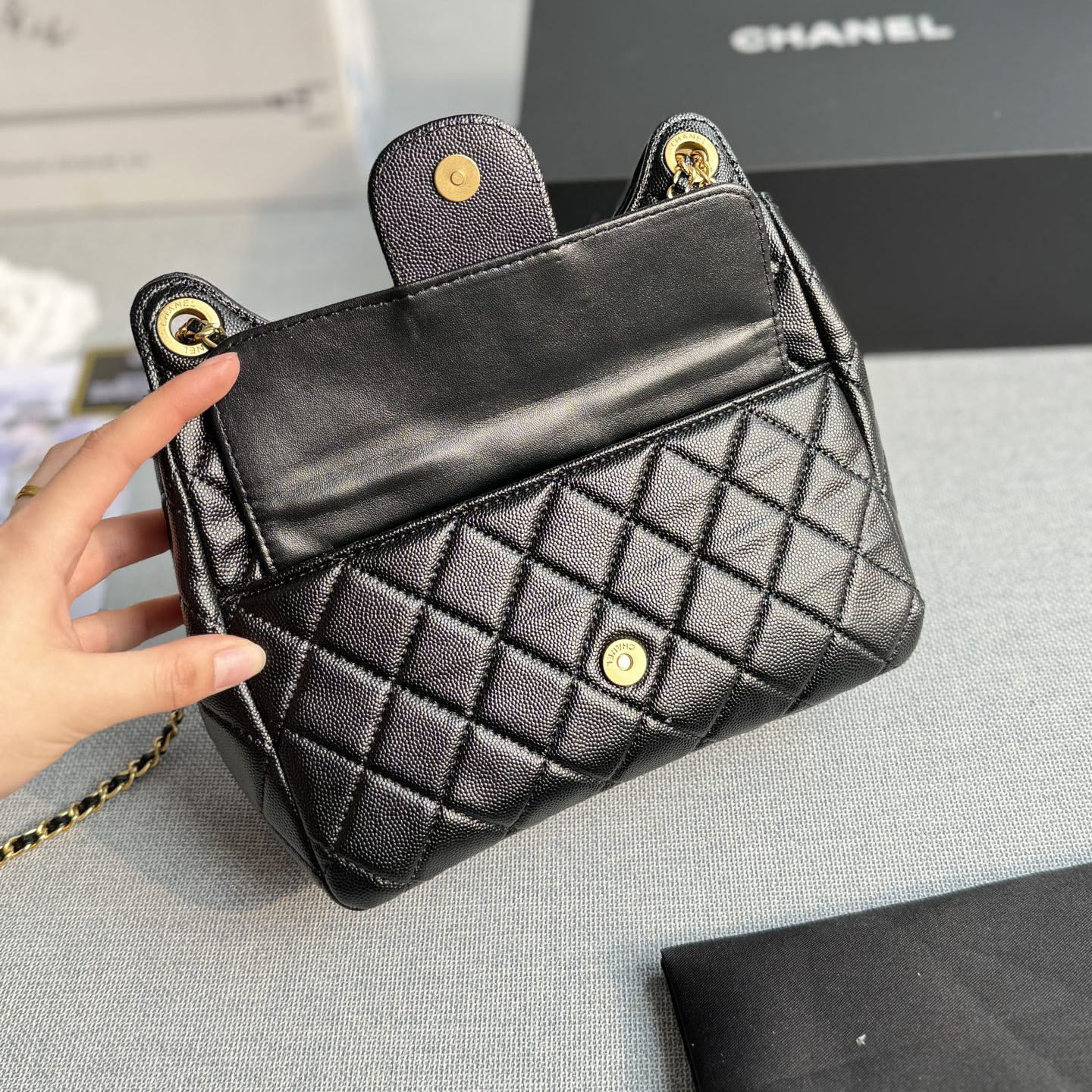 Chanel Black / White Quilted Caviar Leather / Quilted Lambskin Leather Crossbody Bags - 图片 8