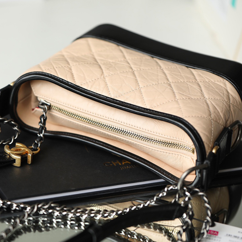 Chanel Apricot with black Bag Quilted Calfskin Leather Shoulder Bags Crossbody Bags - 图片 8