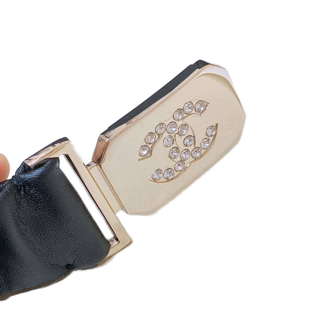Chanel 23S Women's Crystal Rectangle Buckle Elastic Belt In Black Calfskin With Light Gold Hardware 30mm - 图片 3