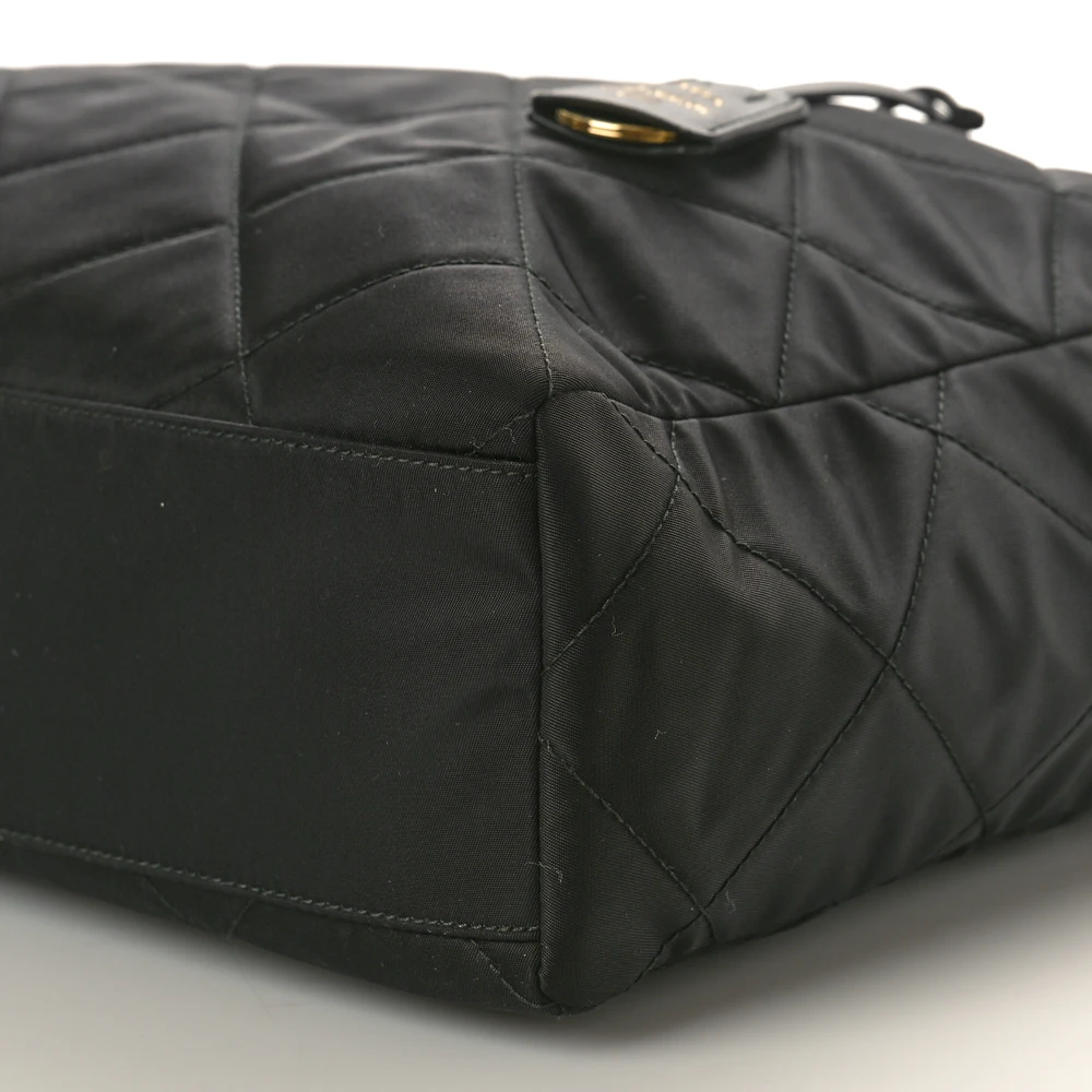 Prada Large Impuntu Triangle Stitched Re-Edition 1995 Chaine Shoulder Bag Black Re-Nylon & Saffiano Leather - 图片 5