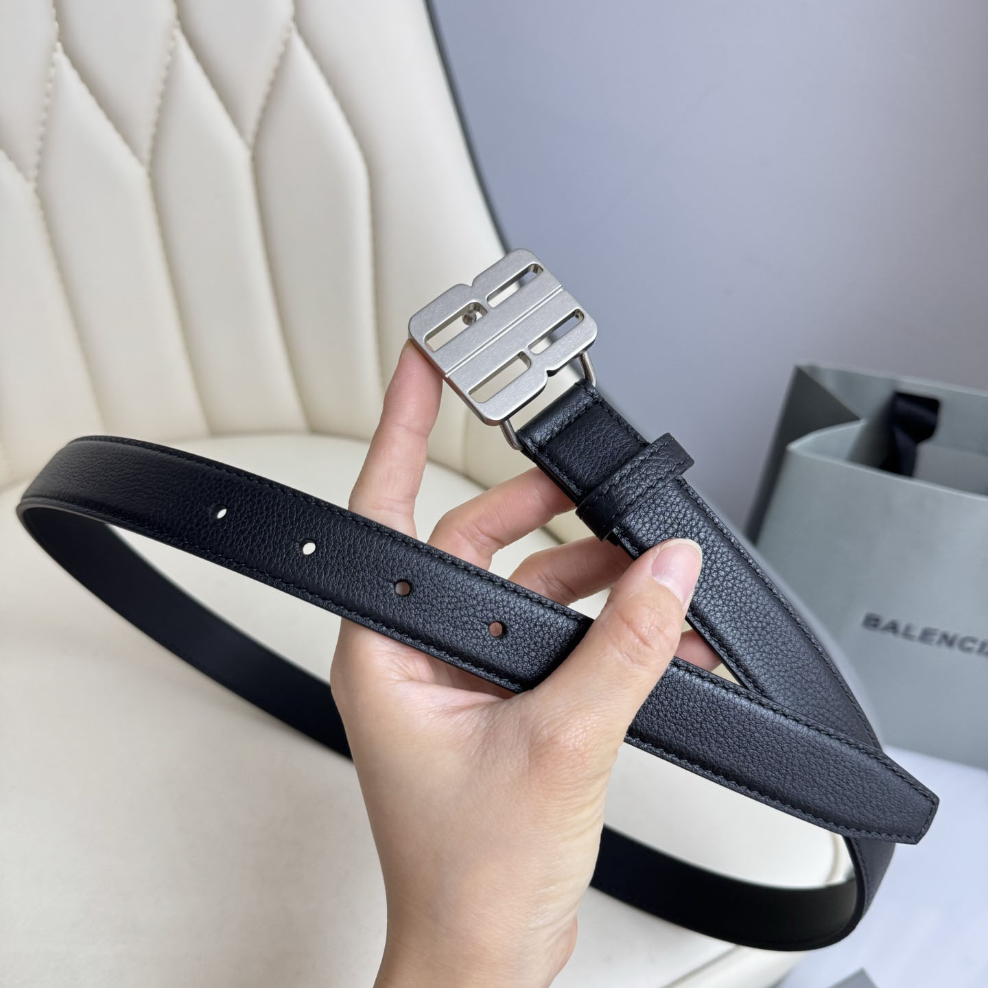 Balenciaga Women's Nano Belt In Black Grained Calfskin With Gold/Silver Hardware 25mm - 图片 3