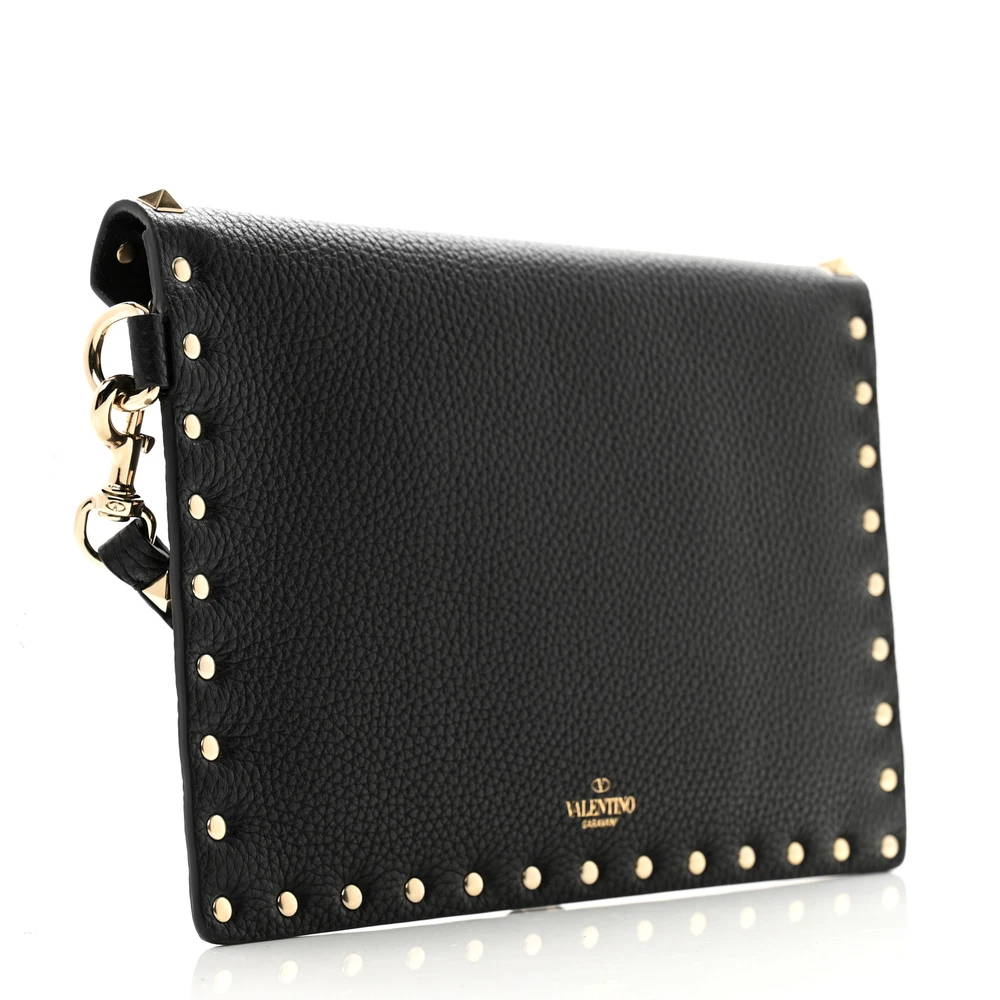 Valentino Garavani Medium Rockstud Envelope Flat Wristlet Pouch Black Pebbled Calfskin Leather Light Gold Hardware - 图片 3