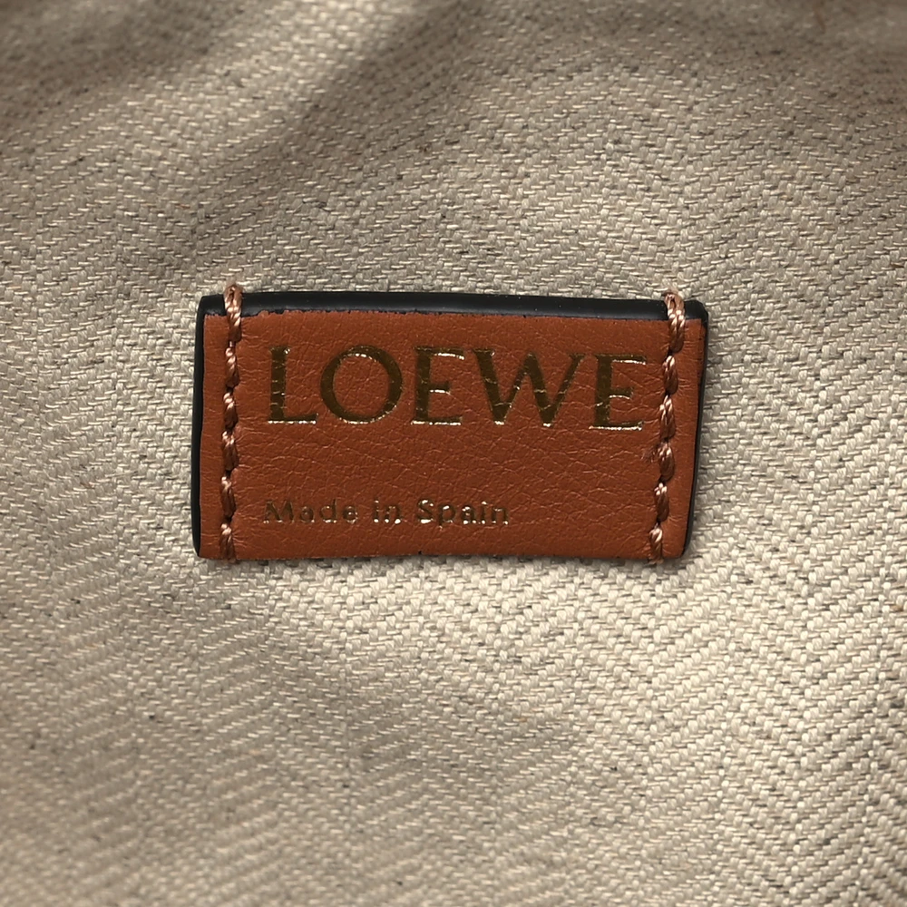 Loewe Cubi Bag Small Ecru Tan Jacquard Anagram Calfskin Leather - 图片 2