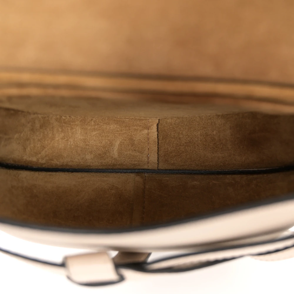 Loewe Gate Crossbody Bag Mini Light Oat Grained Calfskin Leather - 图片 7