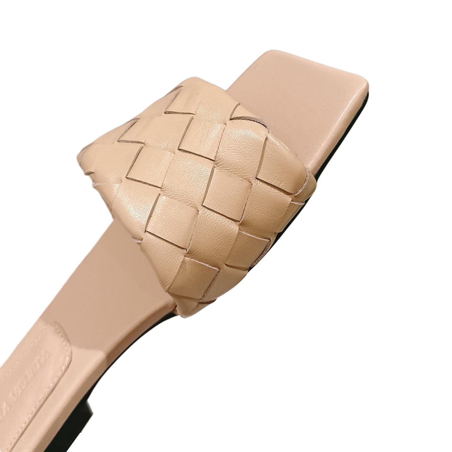 Bottega Veneta Parco Mule In Nude Intrecciato Leather Flat Mule Sandal - 图片 4
