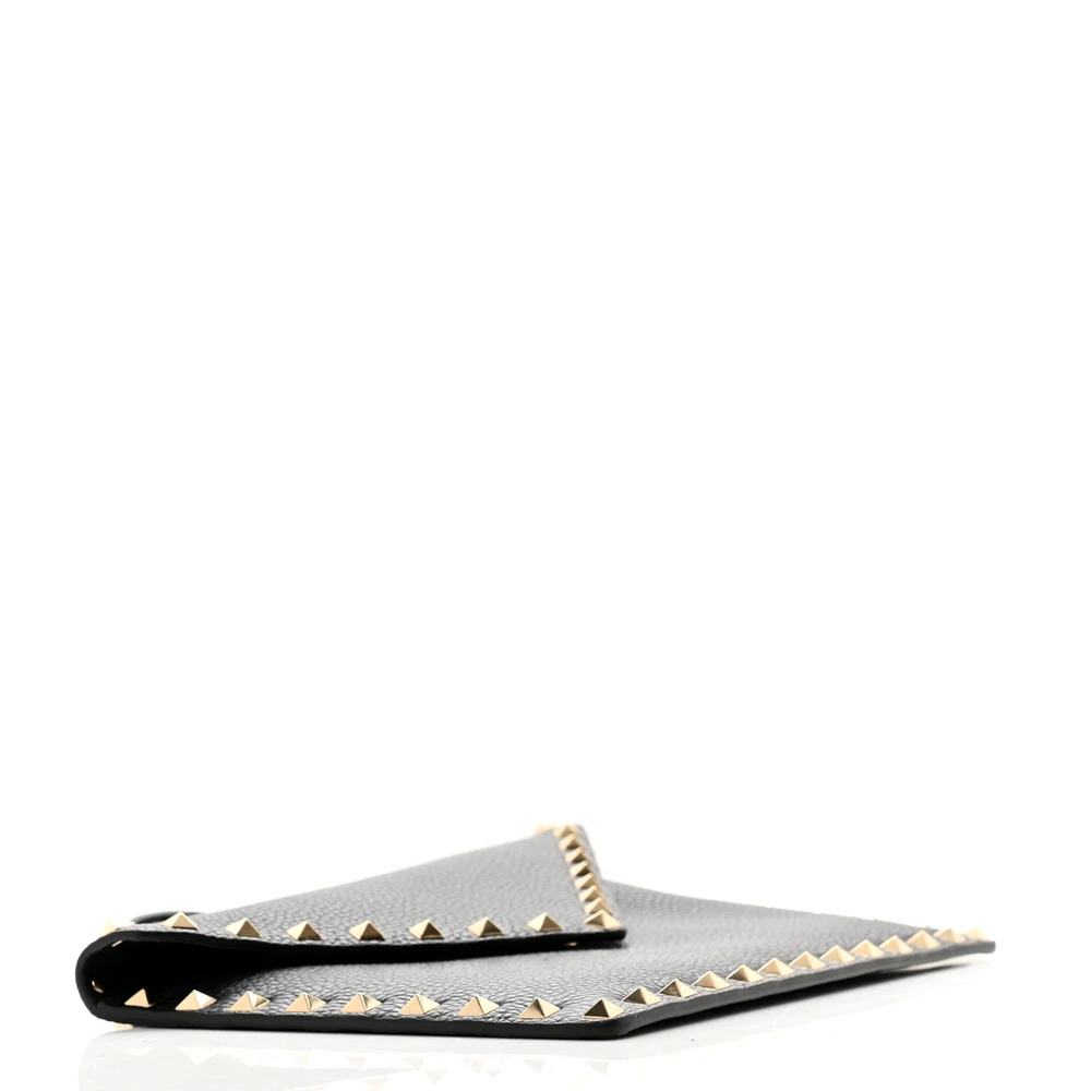 Valentino Garavani Medium Rockstud Envelope Flat Wristlet Pouch Black Pebbled Calfskin Leather Light Gold Hardware - 图片 4