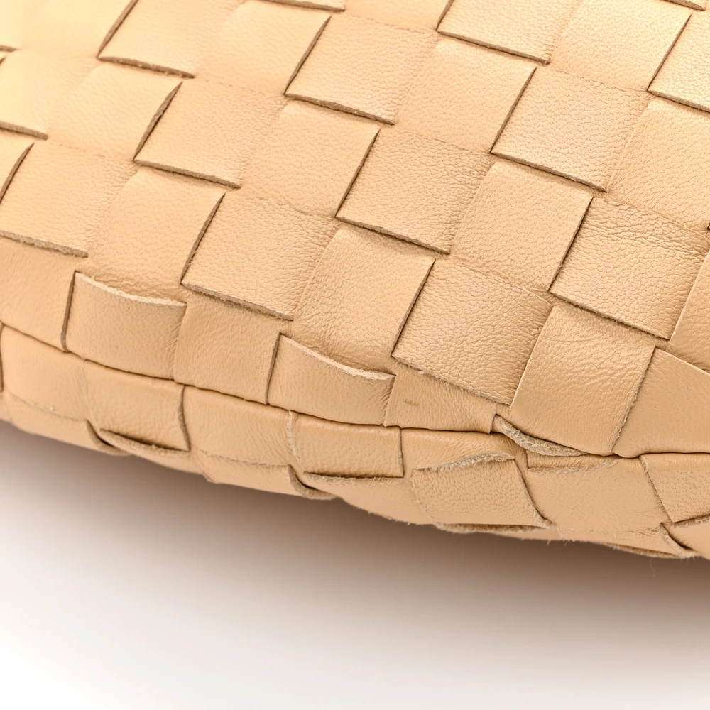 Bottega Veneta Maxi Intrecciato Teen Jodie Hobo Almond Nappa Leather - 图片 9