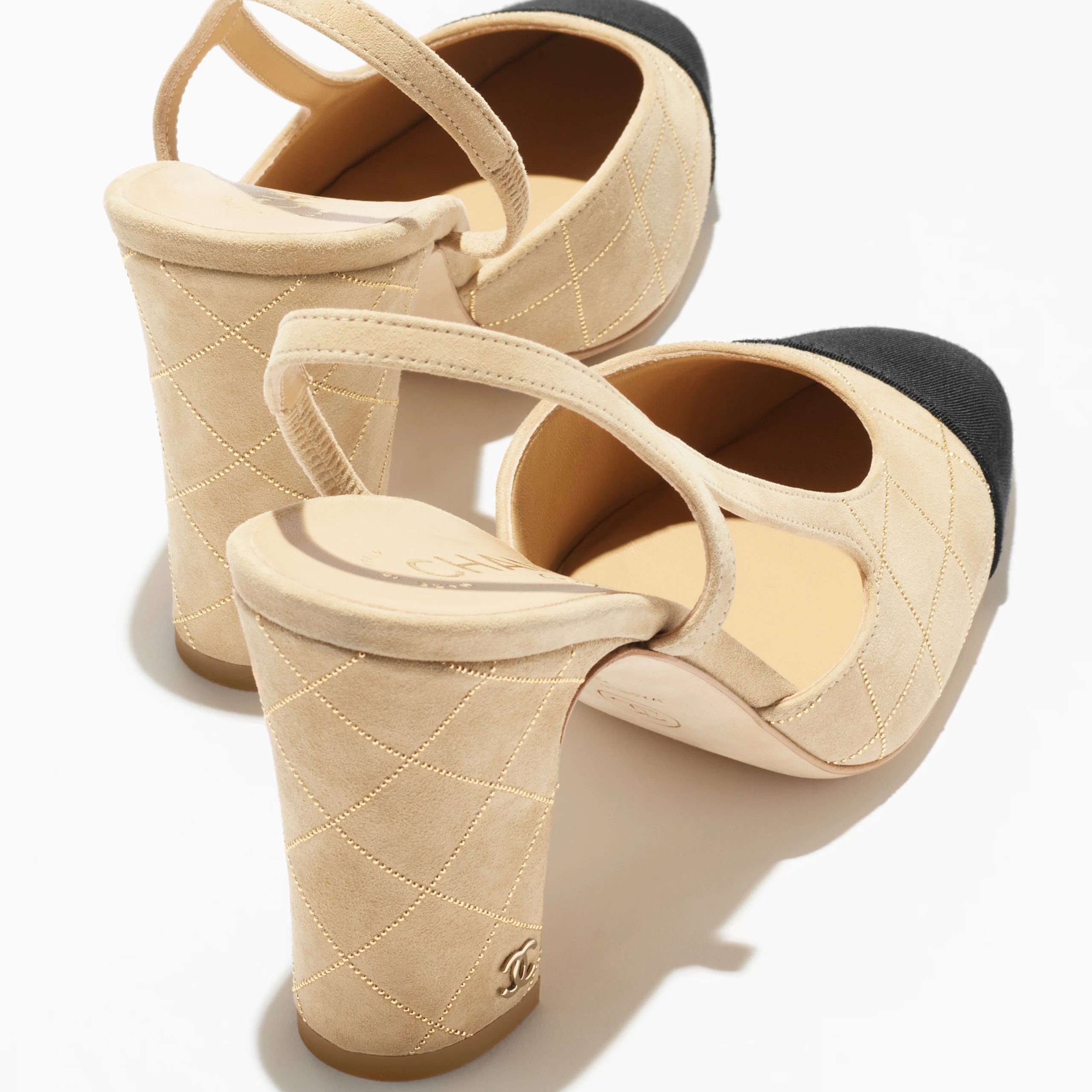 Chanel, Beige, gold and black,Suede, sheep leather and grosgrain, Rear lace up high heels High Heels Sandal - 图片 4